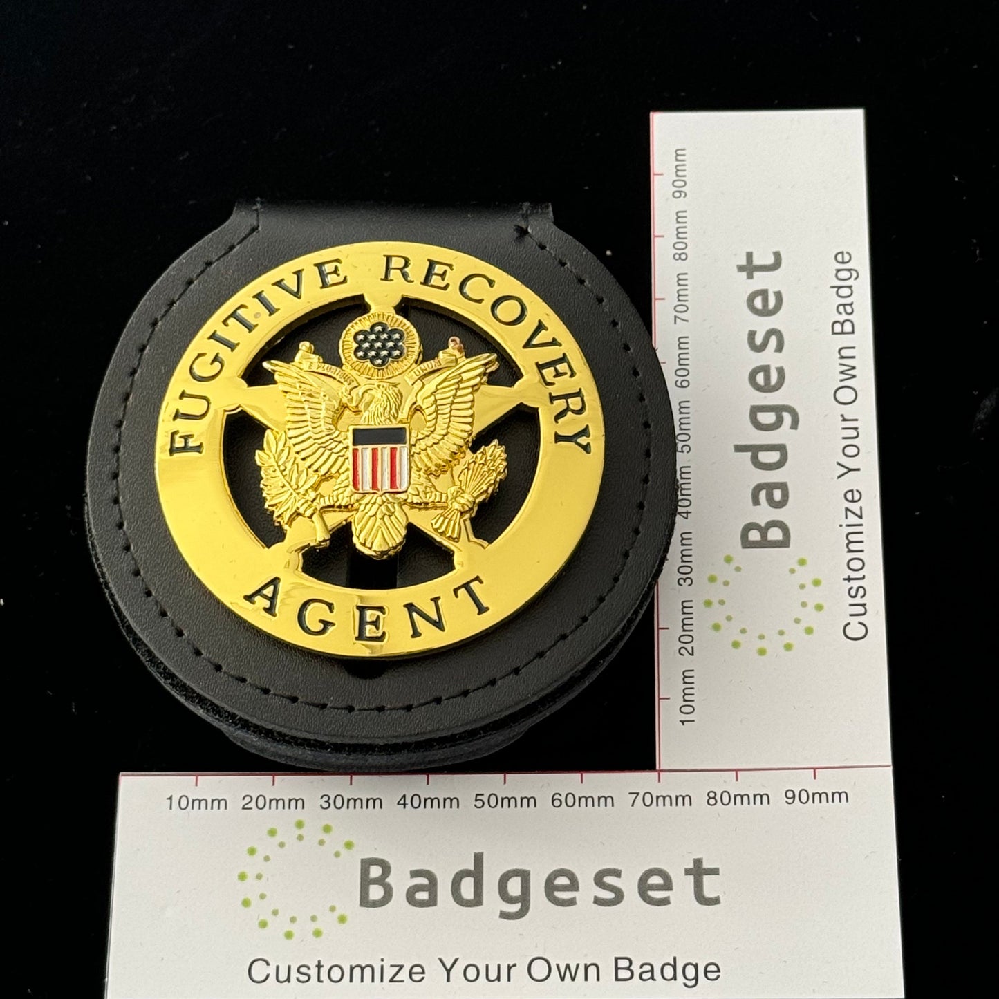 Insignia de utilería de la película AGENTE DE RECUPERACIÓN DE FUGITIVOS