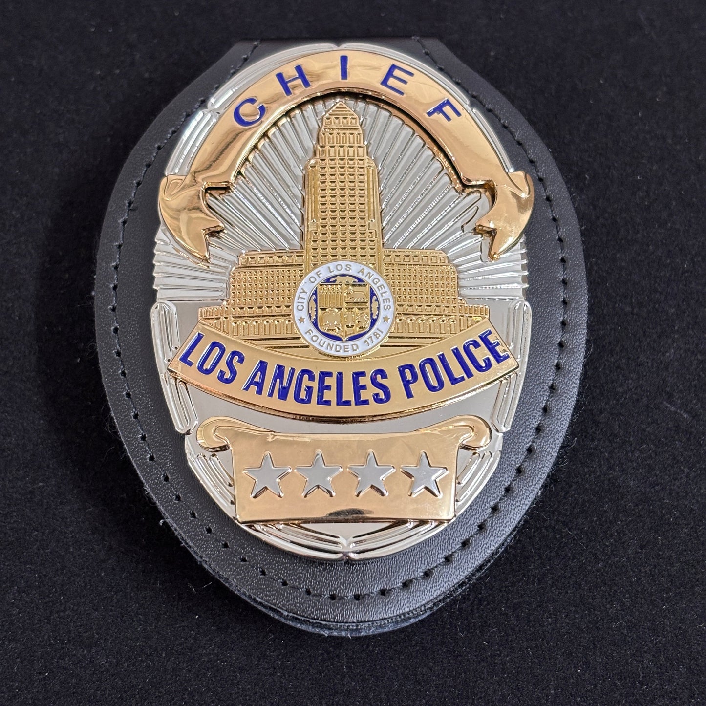 Replica del distintivo del capo della polizia di Los Angeles, oggetti di scena del film, 4 stelle