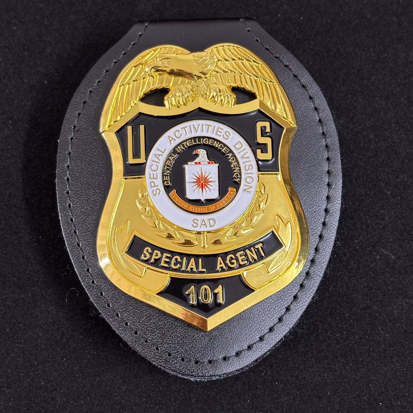 Réplica de la INSIGNIA de Agente Especial de la División de Actividades Especiales: Accesorios de Película 101