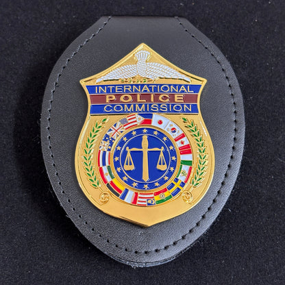 Replica del distintivo della Commissione Internazionale di Polizia con numero personalizzato, oggetti di scena del film