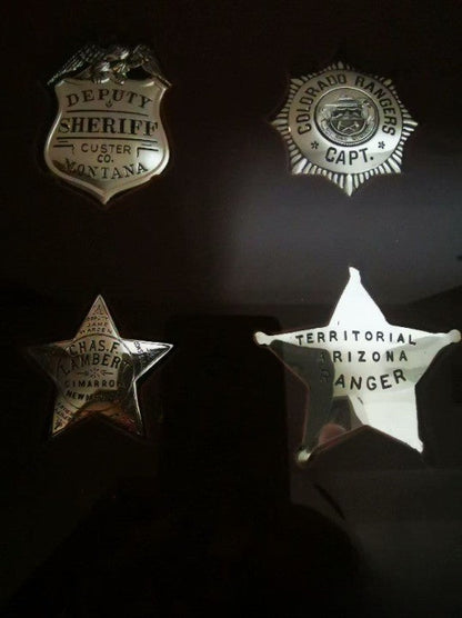 Set di distintivi in ​​argento sterling Franklin, oggetti di scena del film