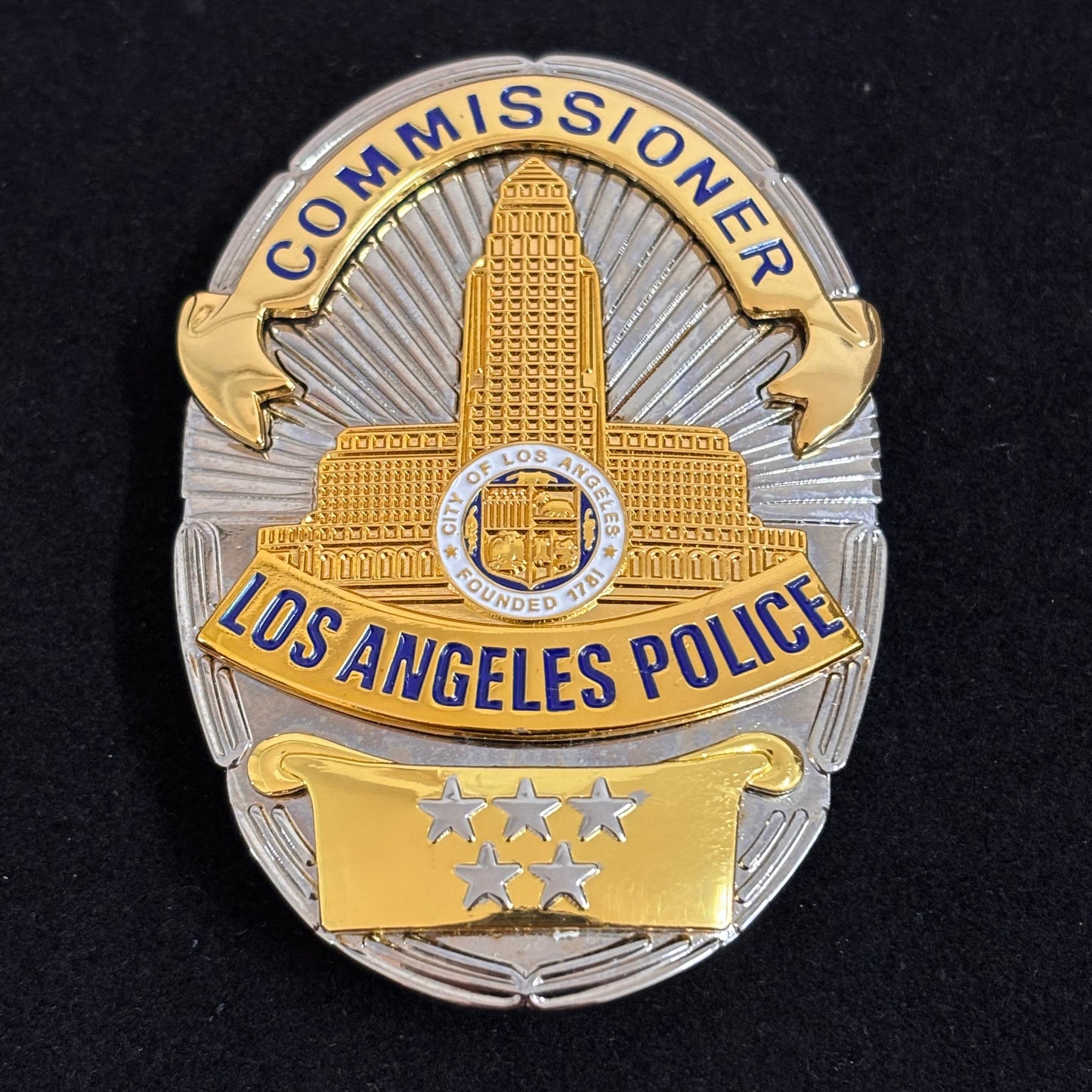 Réplica de la placa del comisionado de policía de Los Ángeles, utilería cinematográfica, 5 estrellas