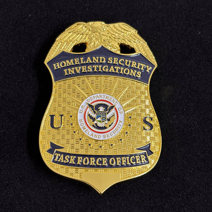 Replica del distintivo da ufficiale della task force TFO dell'HSI degli Stati Uniti per le indagini sulla sicurezza interna, oggetti di scena del film