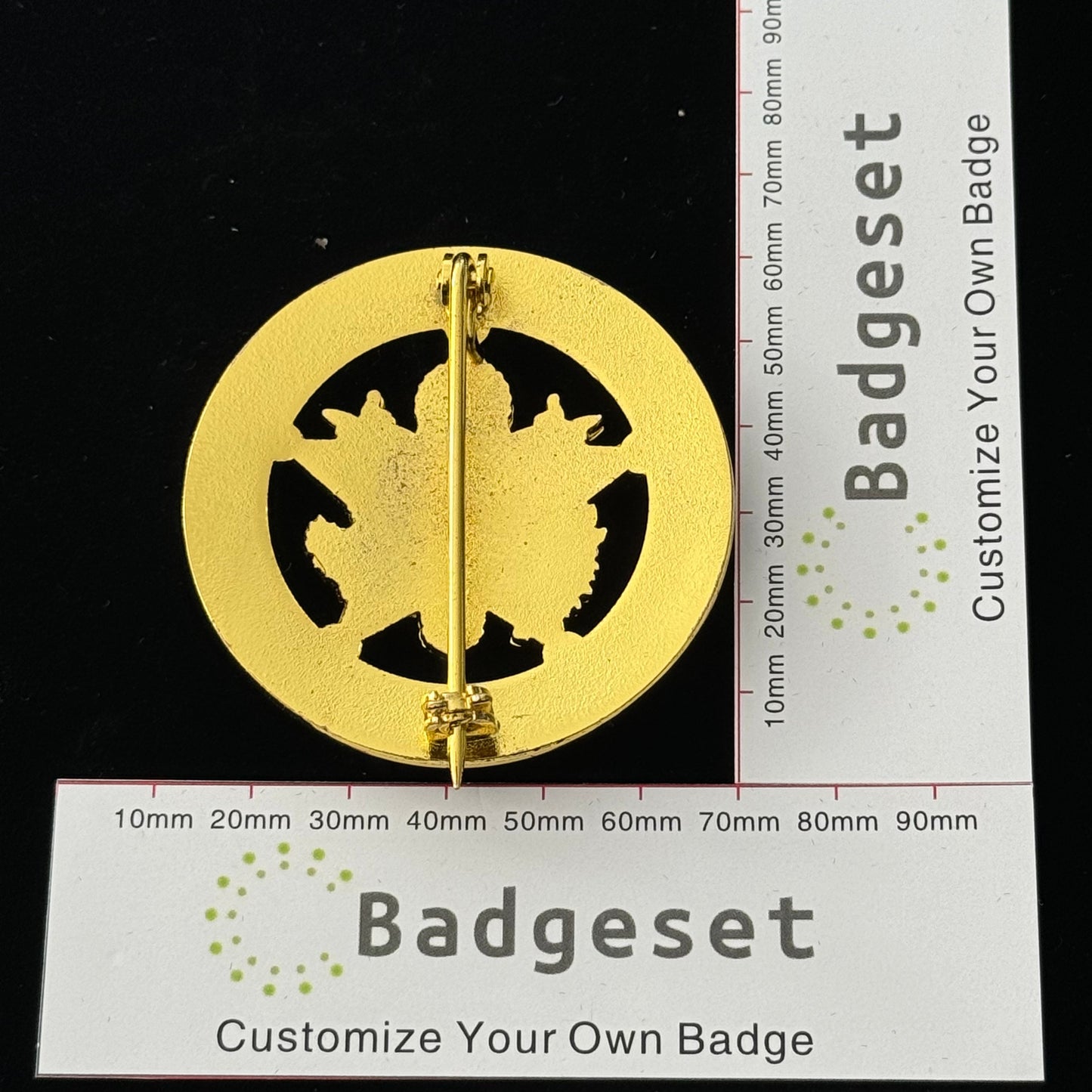 Insignia de utilería de la película AGENTE DE RECUPERACIÓN DE FUGITIVOS