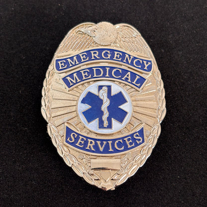 Replica del distintivo dei servizi medici di emergenza, oggetti di scena del film, numero personalizzabile
