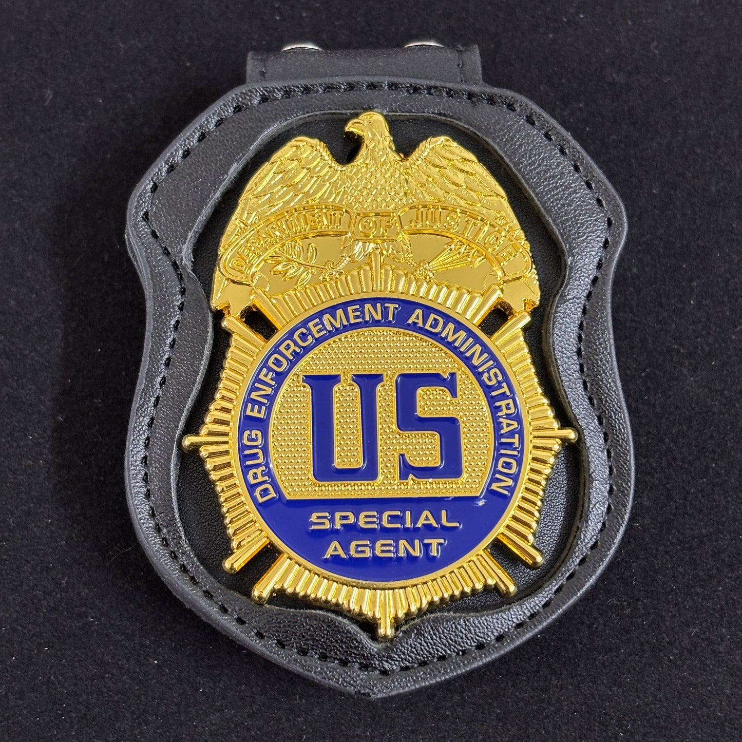 Replica del distintivo dell'agente speciale SP della DEA degli Stati Uniti, oggetti di scena del film