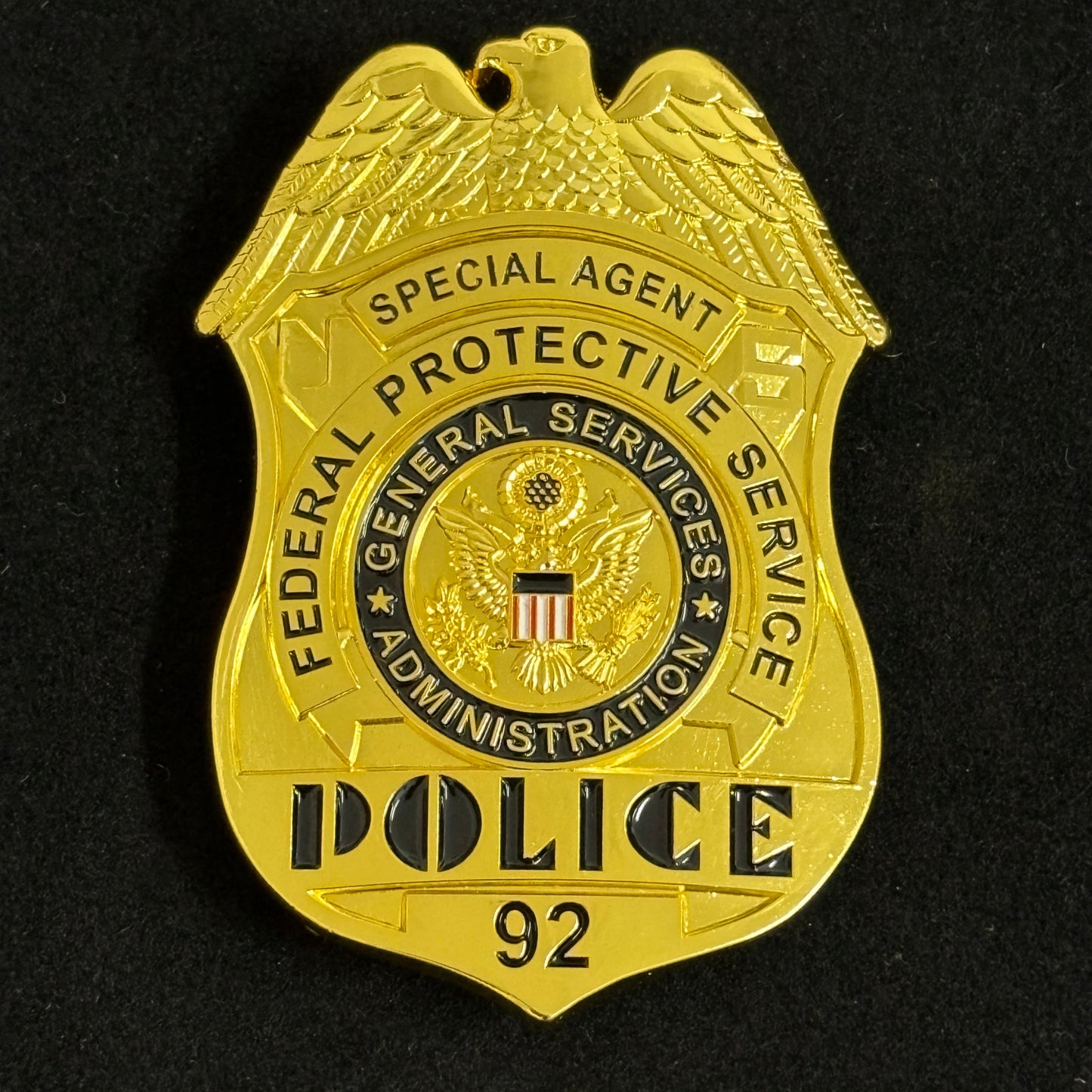 Replica del distintivo della polizia del servizio di protezione federale dell'agente speciale con 92 oggetti di scena del film