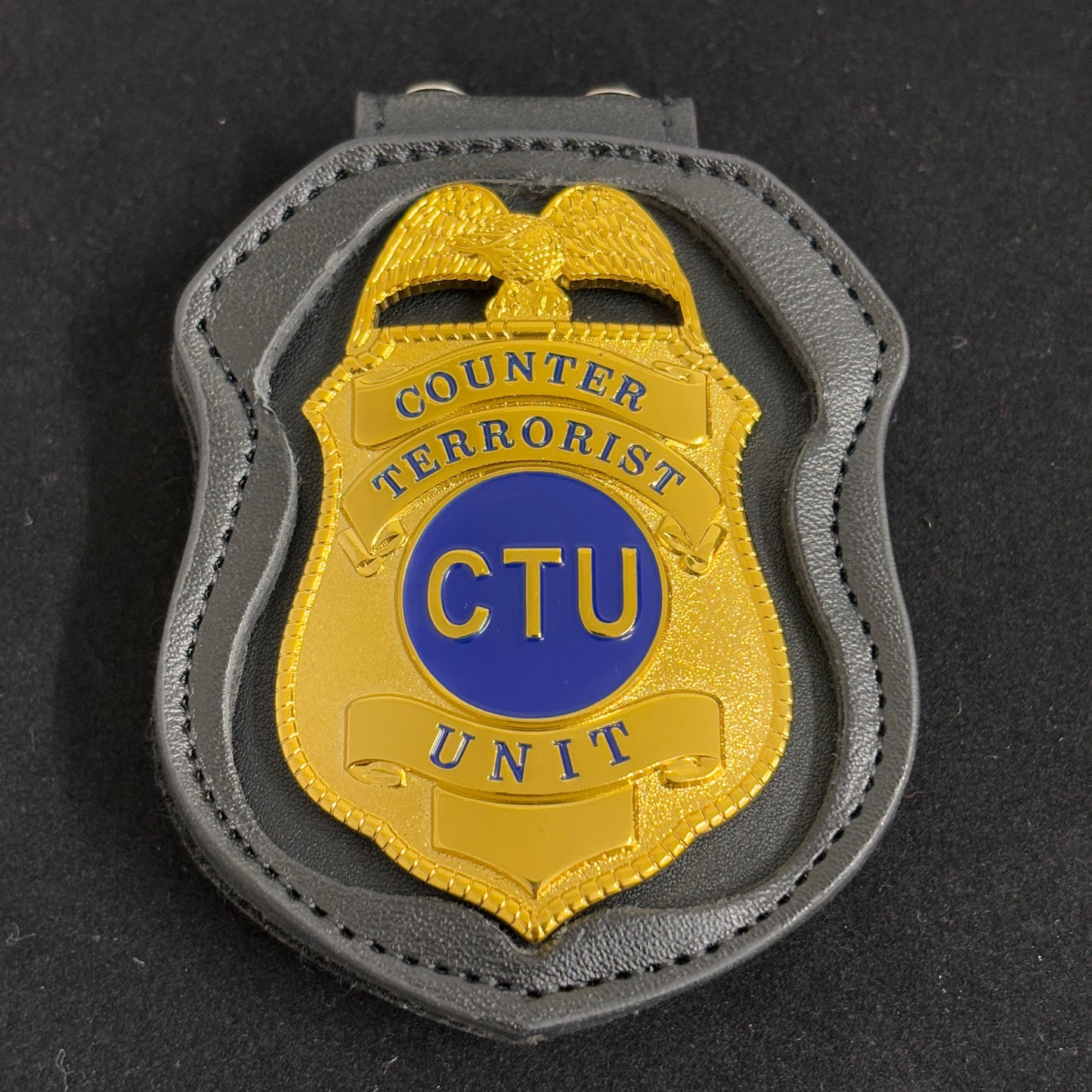 Replica del distintivo dell'unità antiterrorismo statunitense CTU, oggetti di scena del film