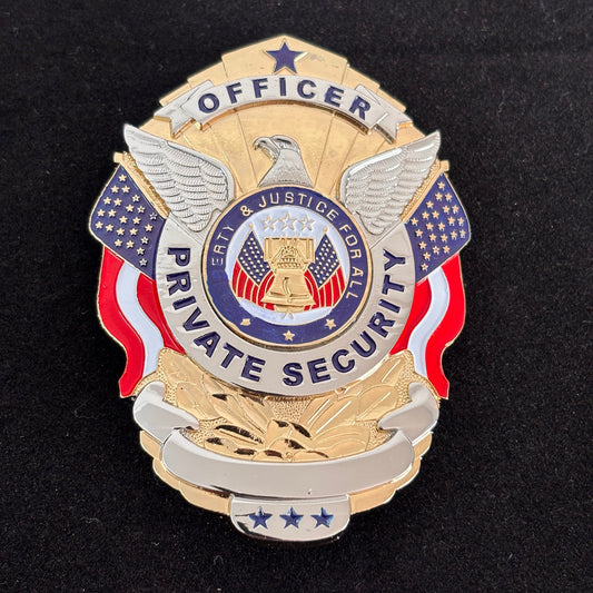 Distintivo di sicurezza privata per ufficiali "Liberty &amp; Justice For All" con replica di stella, oggetti di scena del film