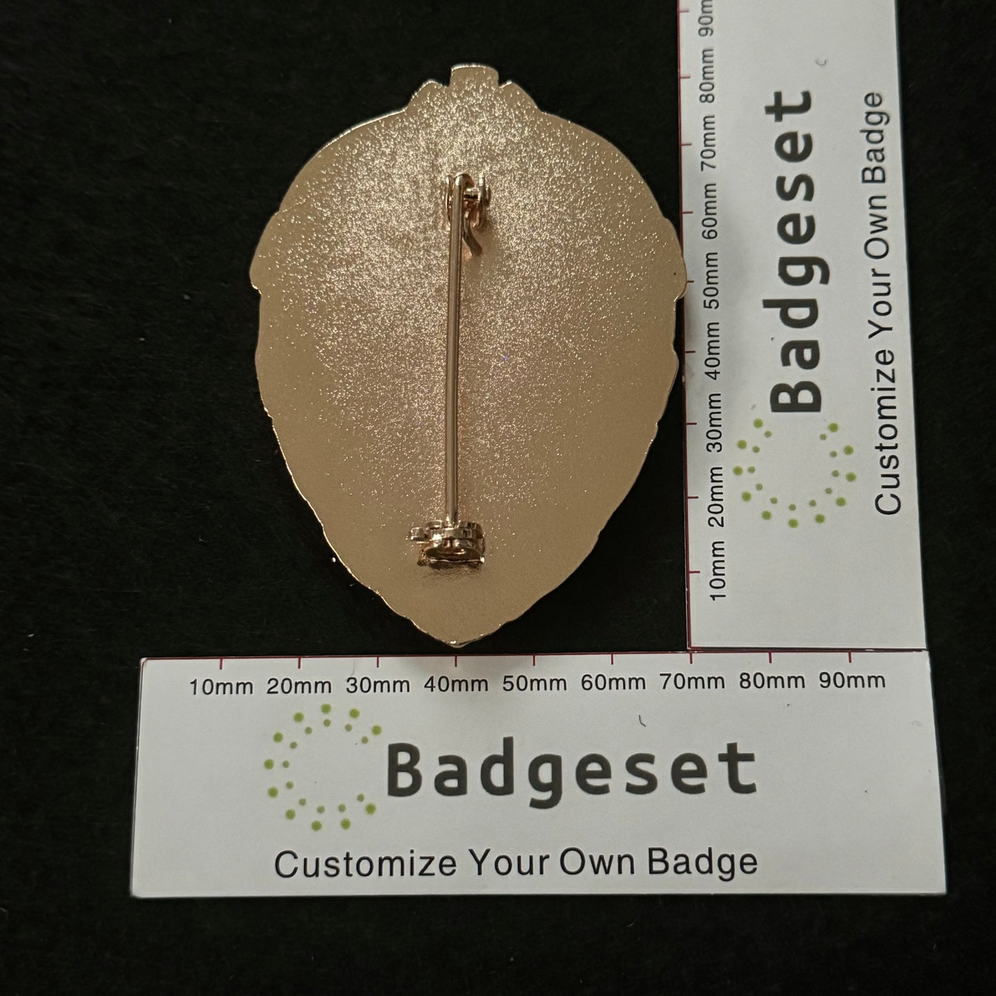 Customizable Badge BA52