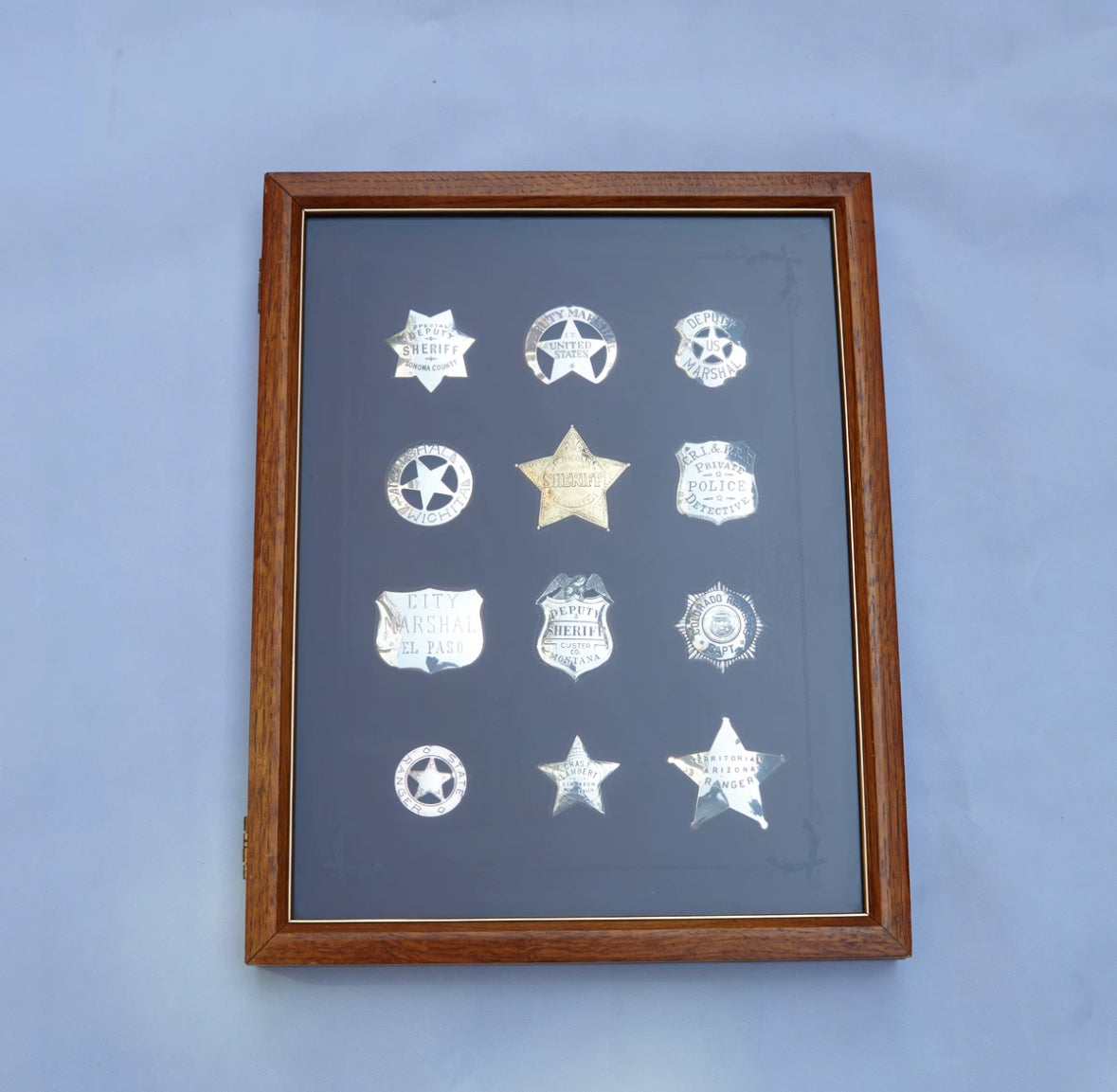 Set di distintivi in ​​argento sterling Franklin, oggetti di scena del film