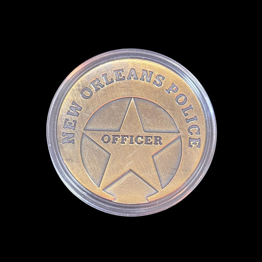 Moneta sfida agente di polizia di New Orleans