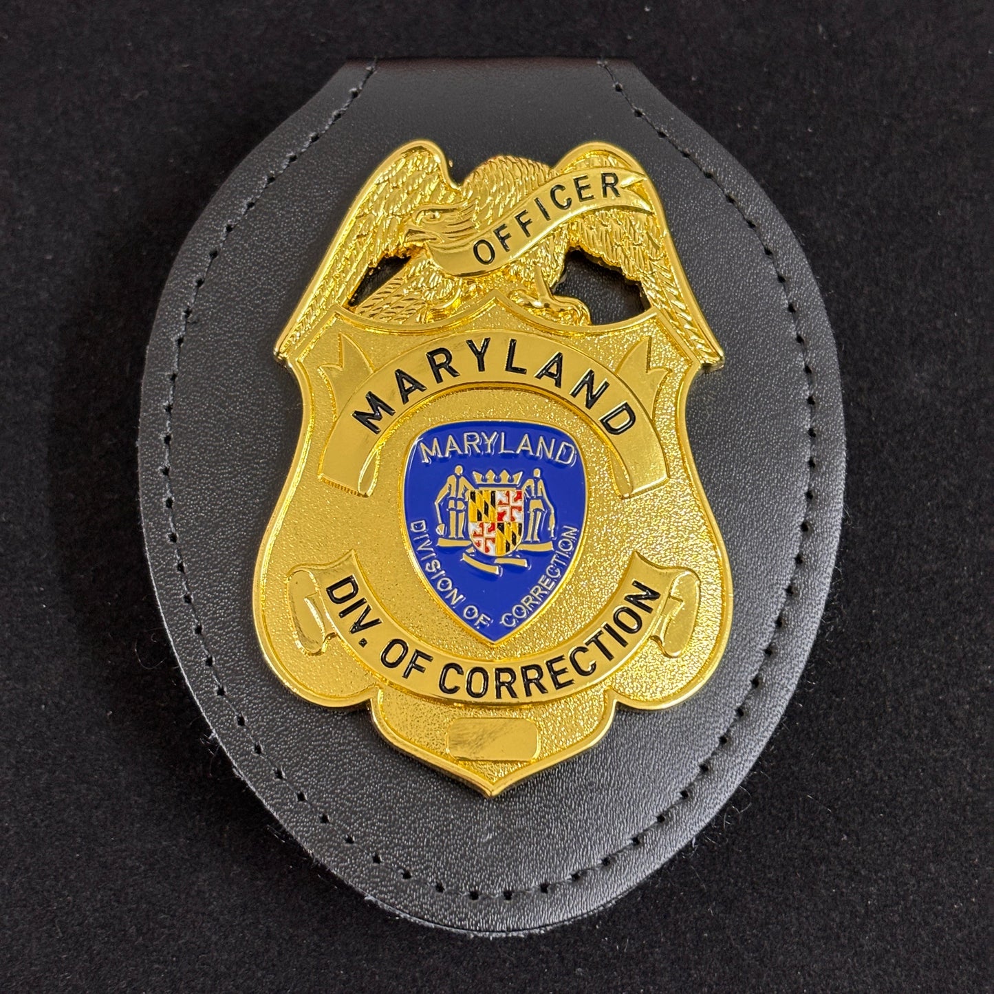 Replica di un distintivo personalizzabile di un agente di custodia della divisione penitenziaria del Maryland degli Stati Uniti.