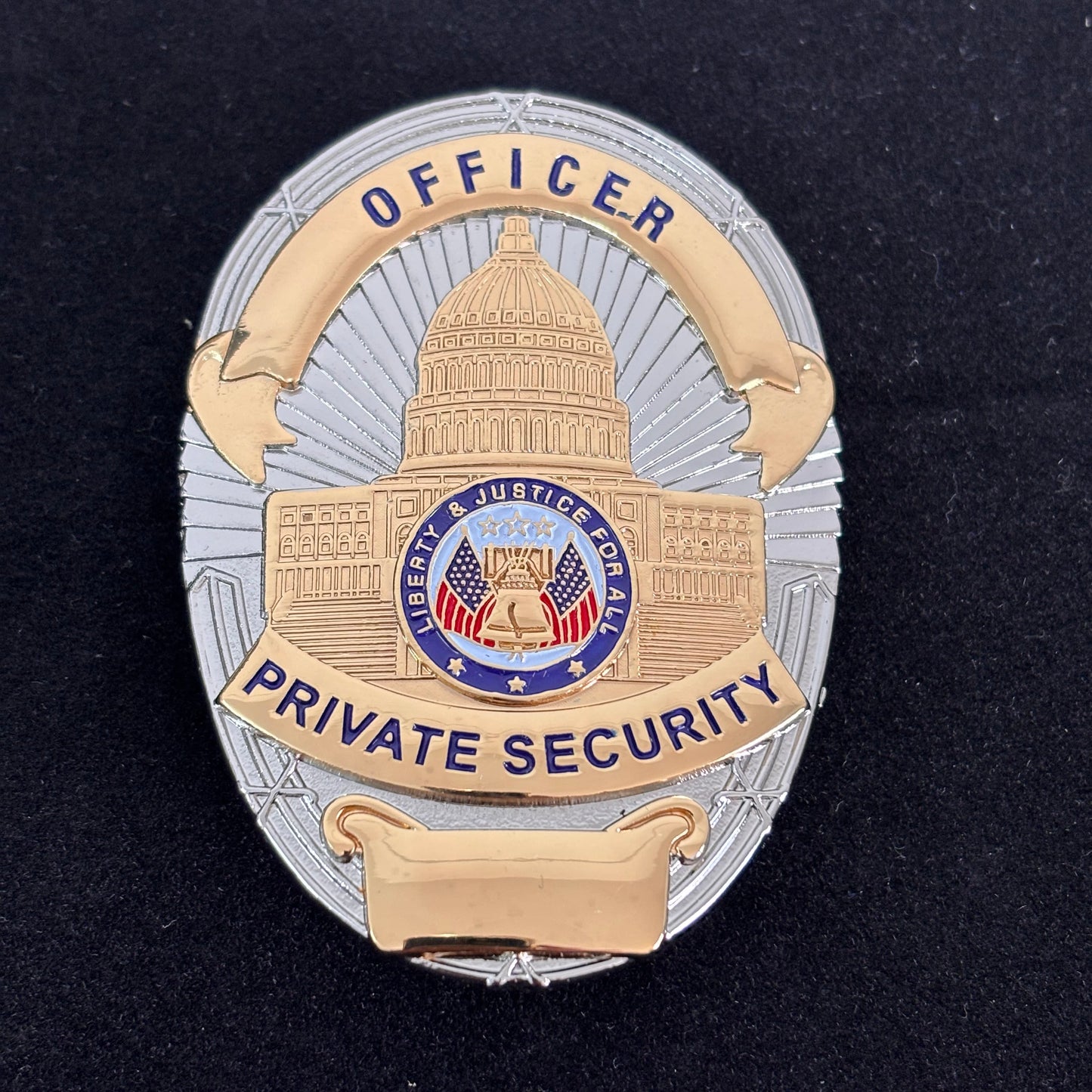 Replica del distintivo di sicurezza privata per ufficiali di Liberty &amp; Justice For All, oggetti di scena del film 