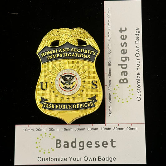 Replica del distintivo da ufficiale della task force TFO dell'HSI degli Stati Uniti per le indagini sulla sicurezza interna, oggetti di scena del film