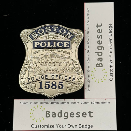 Distintivo da agente di polizia di Boston, con numero 1585