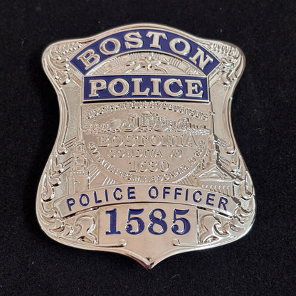 Distintivo da agente di polizia di Boston, con numero 1585
