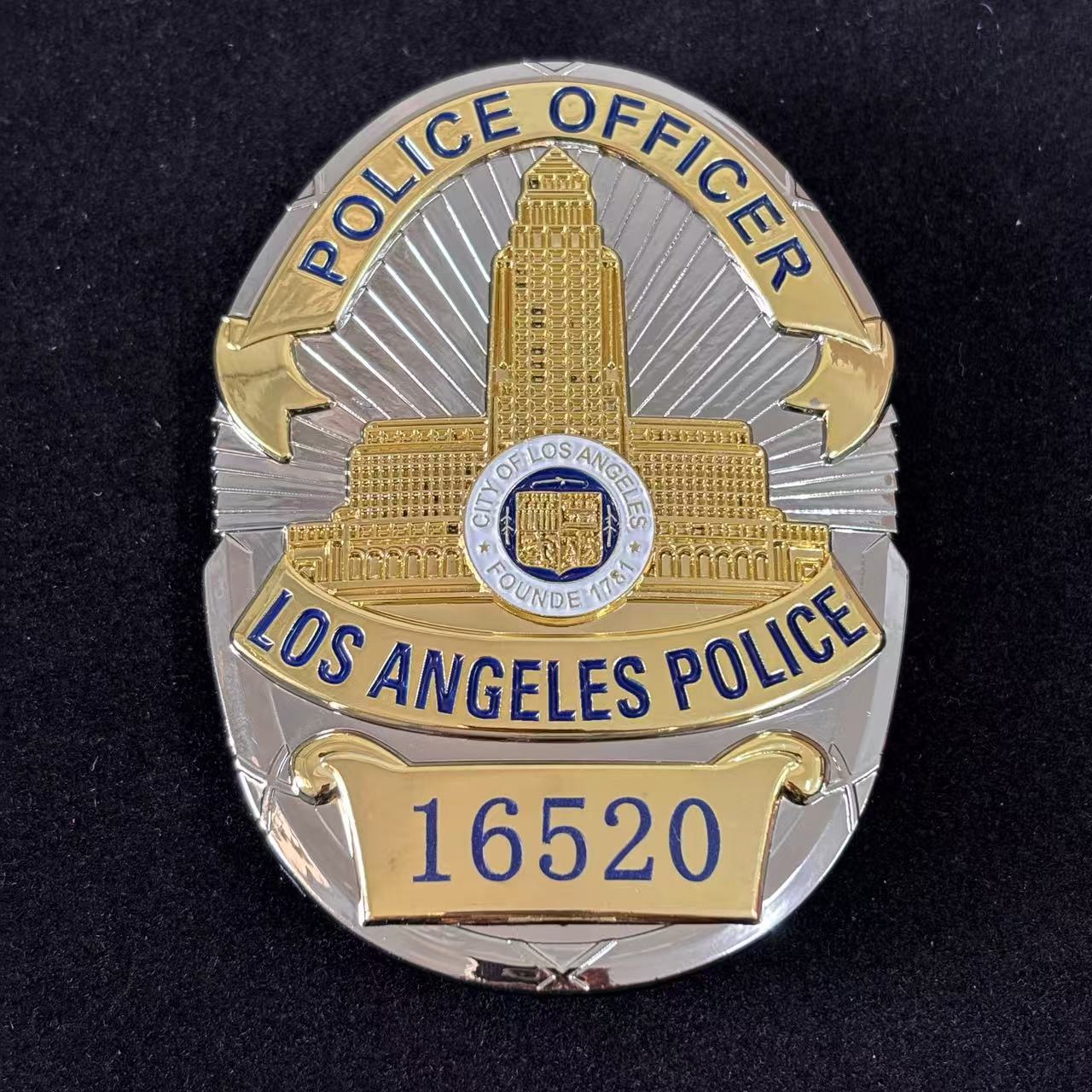 Replica del distintivo della polizia di Los Angeles, agente di polizia di LAPD, oggetti di scena del film n. 16520