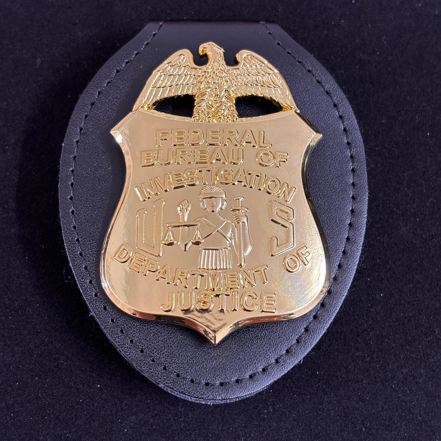 Replica del distintivo dell'FBI del Dipartimento di Giustizia - Oggetti di scena del film