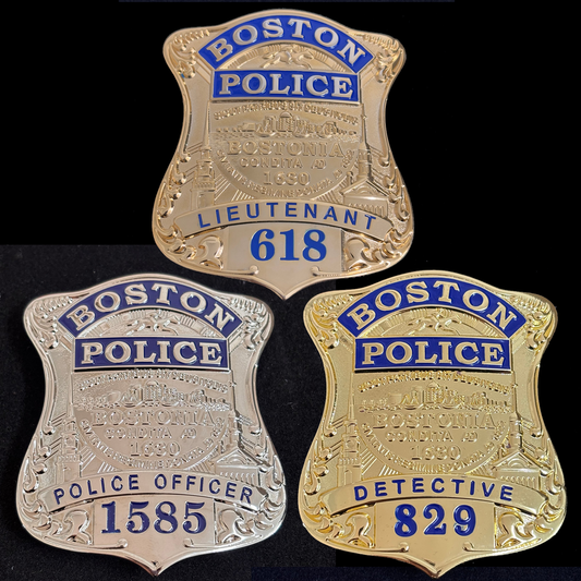 3 repliche di distintivi della polizia di Boston, oggetti di scena del film 