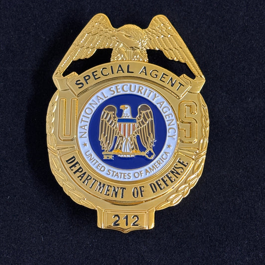 Replica del distintivo dell'agente speciale del Dipartimento della Difesa degli Stati Uniti, oggetti di scena del film 212