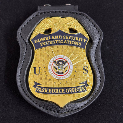 Replica del distintivo da ufficiale della task force TFO dell'HSI degli Stati Uniti per le indagini sulla sicurezza interna, oggetti di scena del film