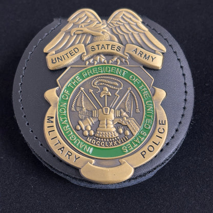 Replica del distintivo della polizia militare dell'esercito americano, oggetti di scena del film